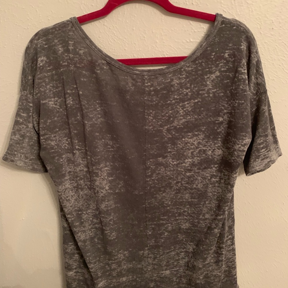 Grey quarter sleeve knit shirt